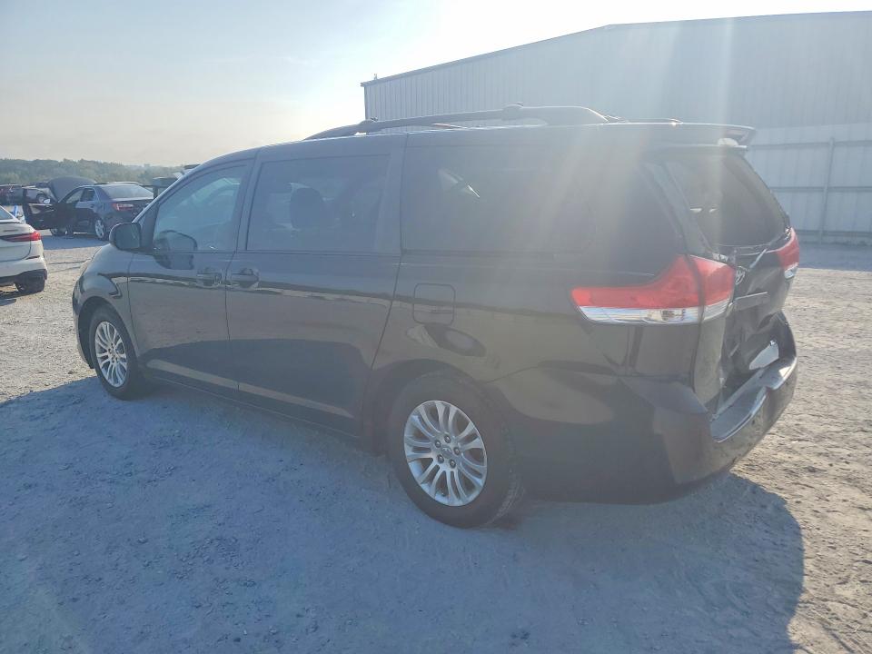 Photo 2 from auction – 2012 TOYOTA SIENNA with VIN 5TDYK3DC4CS229088