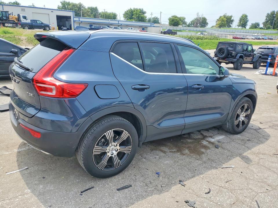 Photo 3 from auction – 2020 VOLVO XC40 with VIN YV4162UL2L2233421