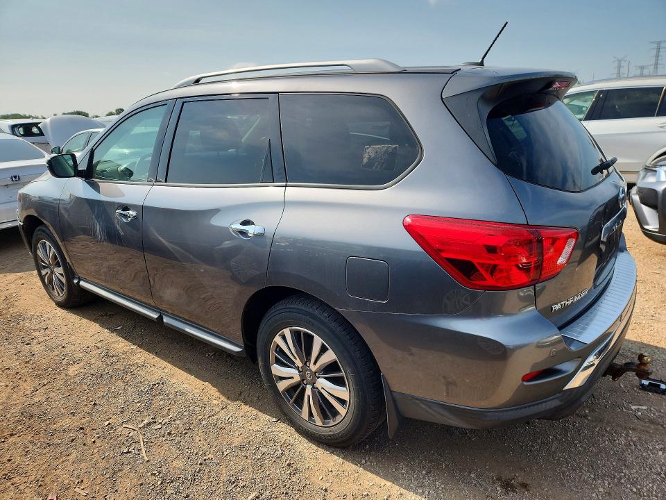 Photo 2 from auction – 2018 NISSAN PATHFINDER with VIN 5N1DR2MM1JC670099