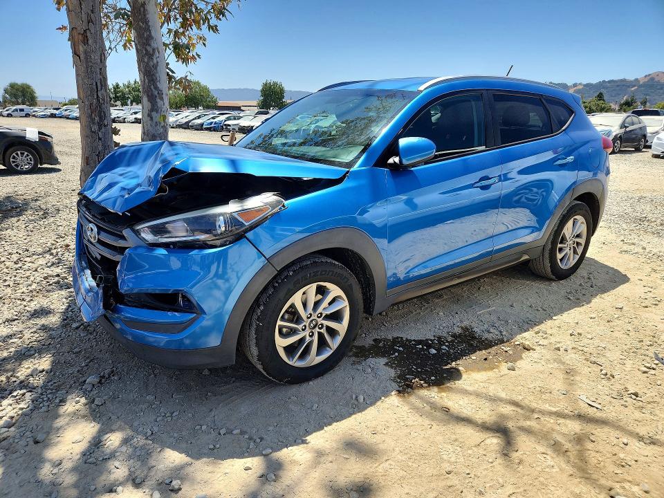 HYUNDAI TUCSON 2016 z numerem VIN KM8J33A44GU063115 - Zdjęcie z aukcji
