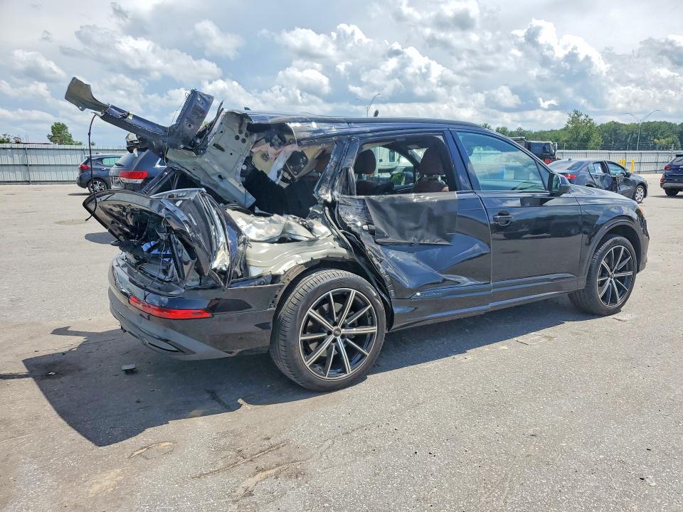 Photo 3 from auction – 2021 AUDI Q7 with VIN WA1LXAF76MD030762