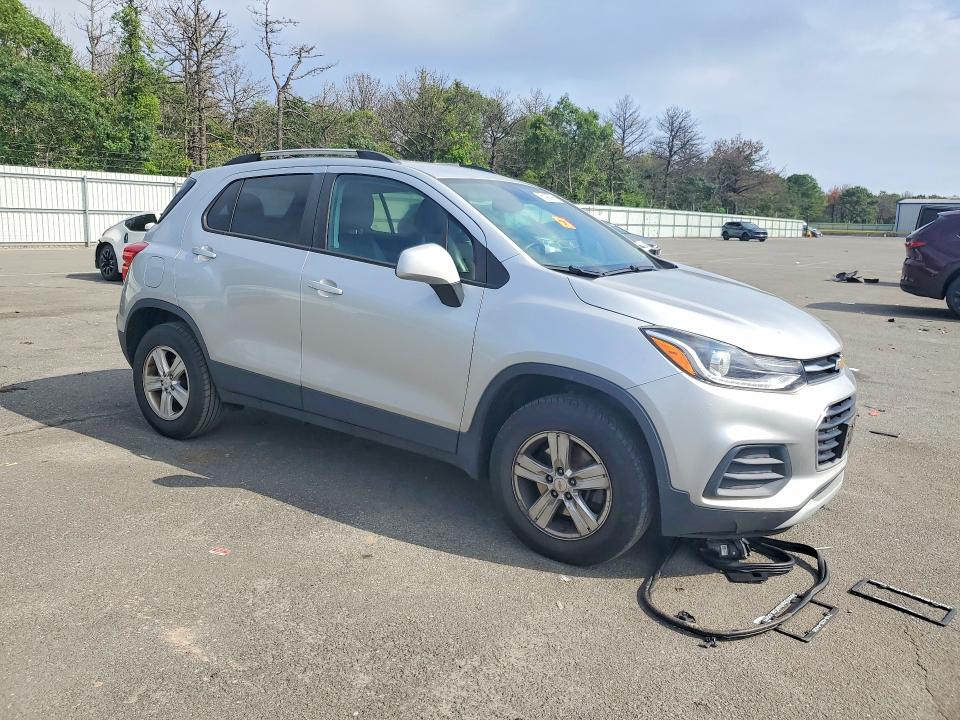 Photo 4 from auction – 2021 CHEVROLET TRAX with VIN KL7CJPSB1MB329718