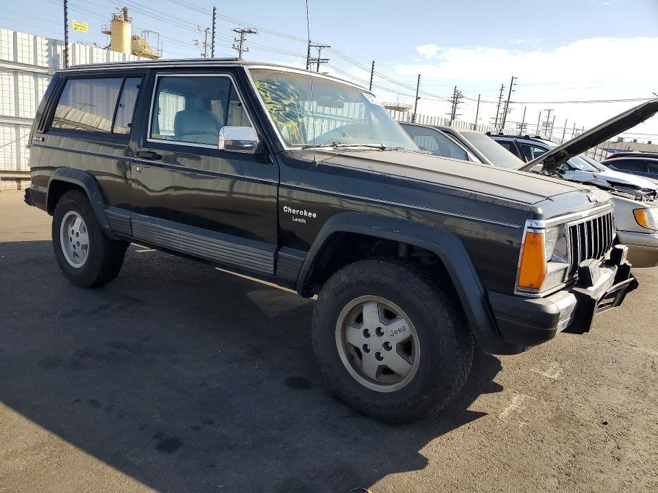 Photo 4 from auction – 1990 JEEP CHEROKEE with VIN 1J4FJ57L0LL286627