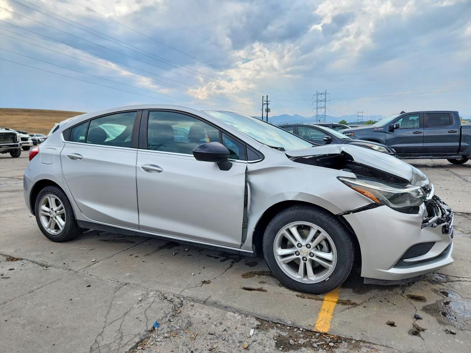 Photo 4 from auction – 2017 CHEVROLET CRUZE with VIN 3G1BE6SM4HS599429