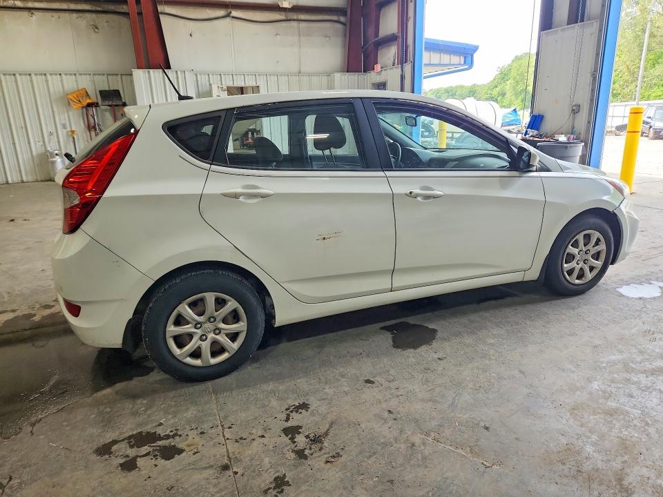 Photo 3 from auction – 2013 HYUNDAI ACCENT with VIN KMHCT5AE6DU114638