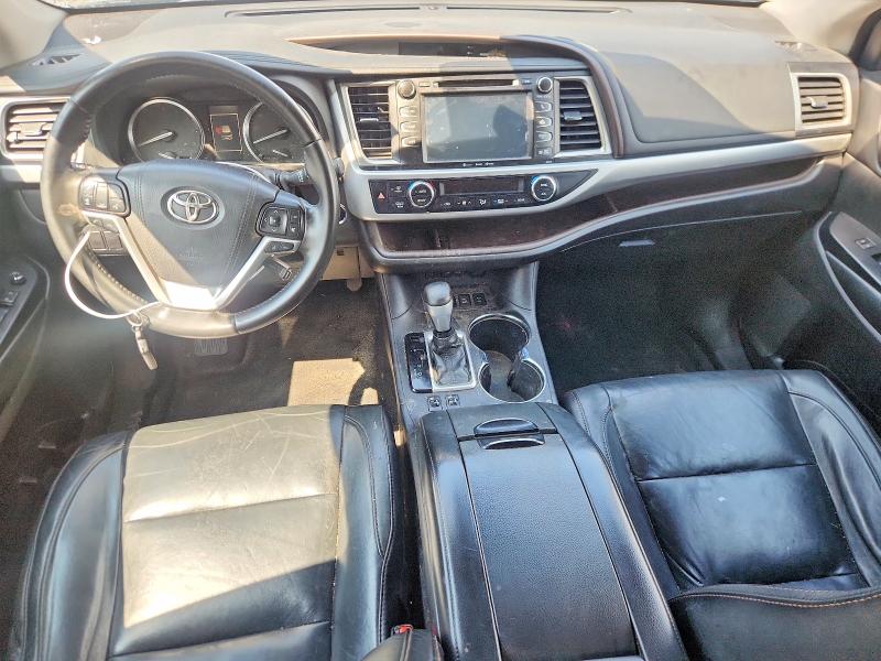 Photo 8 from auction – 2018 TOYOTA HIGHLANDER with VIN 5TDJZRFH4JS532359