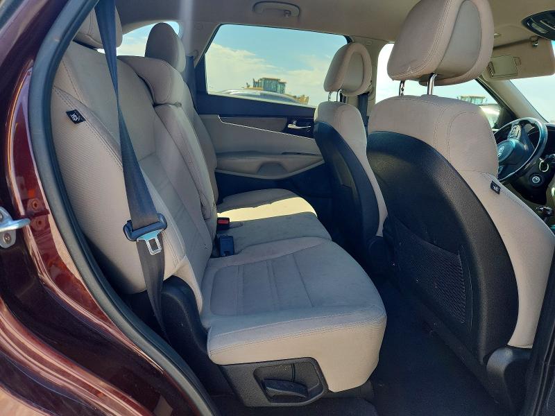 Photo 11 from auction – 2016 KIA SORENTO with VIN 5XYPGDA52GG136162