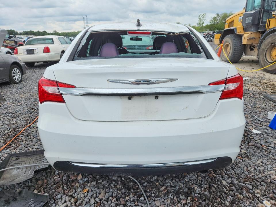 Photo 6 from auction – 2013 CHRYSLER 200 with VIN 1C3CCBBB7DN577801