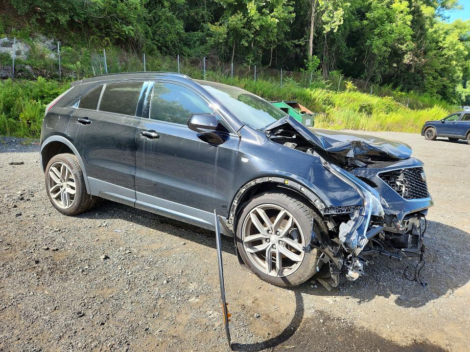 Photo 4 from auction – 2019 CADILLAC XT4 with VIN 1GYFZFR45KF115499