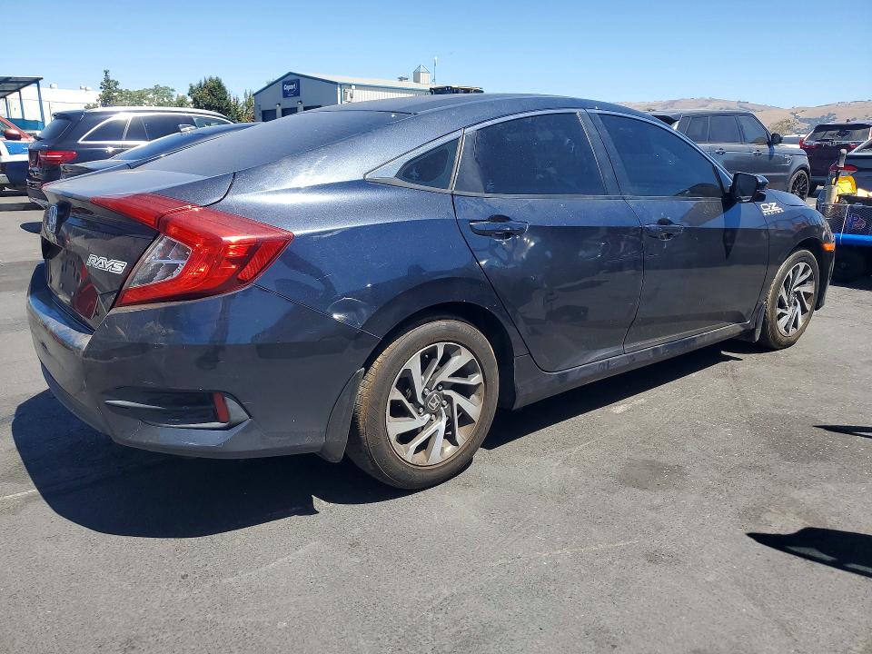 Photo 3 from auction – 2016 HONDA CIVIC with VIN 19XFC2F72GE043144