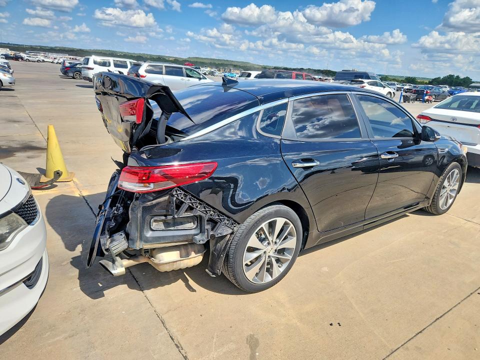Photo 3 from auction – 2018 KIA OPTIMA with VIN 5XXGT4L33JG251601