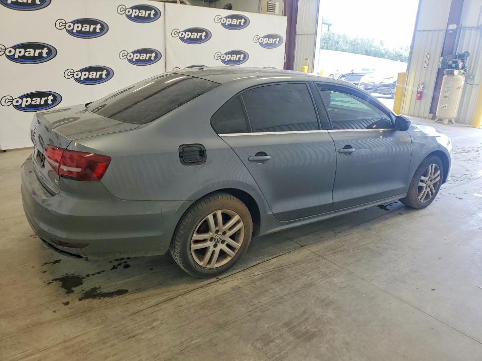 Photo 3 from auction – 2017 VOLKSWAGEN JETTA with VIN 3VW2B7AJ6HM348068