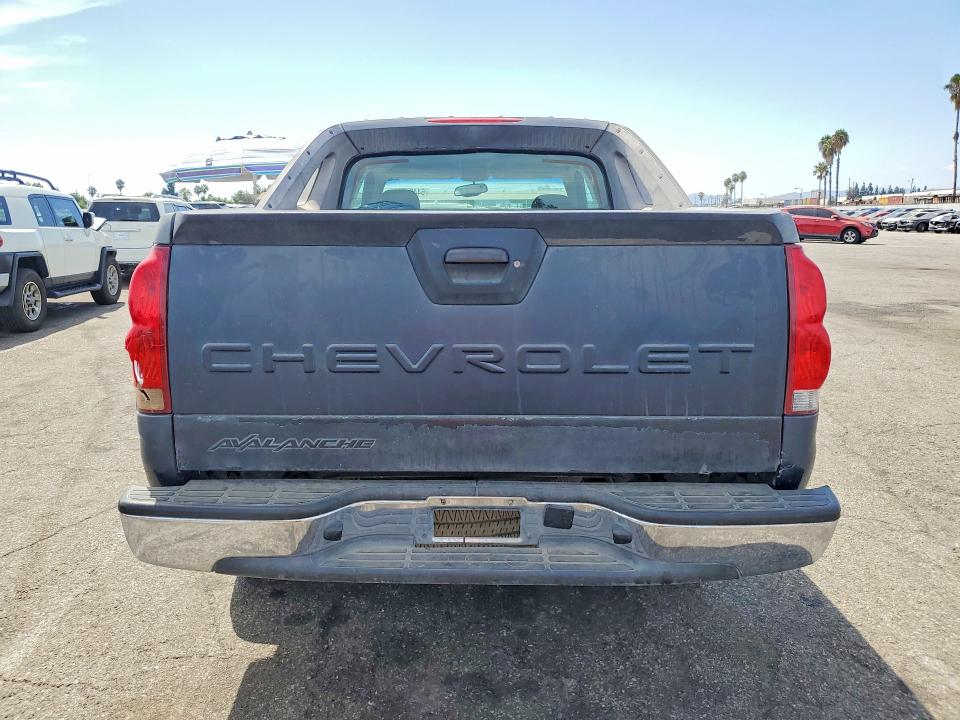 Photo 6 from auction – 2004 CHEVROLET AVALANCHE with VIN 3GNEC12T34G241683