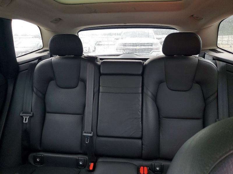 Photo 10 from auction – 2021 VOLVO XC60 with VIN YV4102DK0M1728376