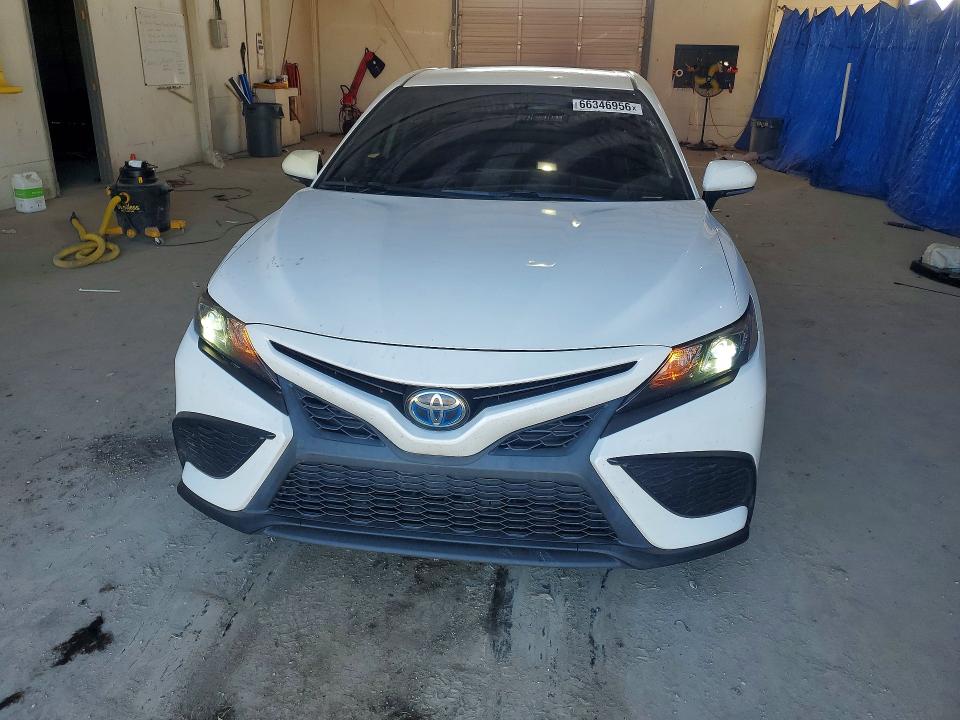 Снимка 5 от търг – 2021 TOYOTA CAMRY с VIN 4T1G31AK3MU547530