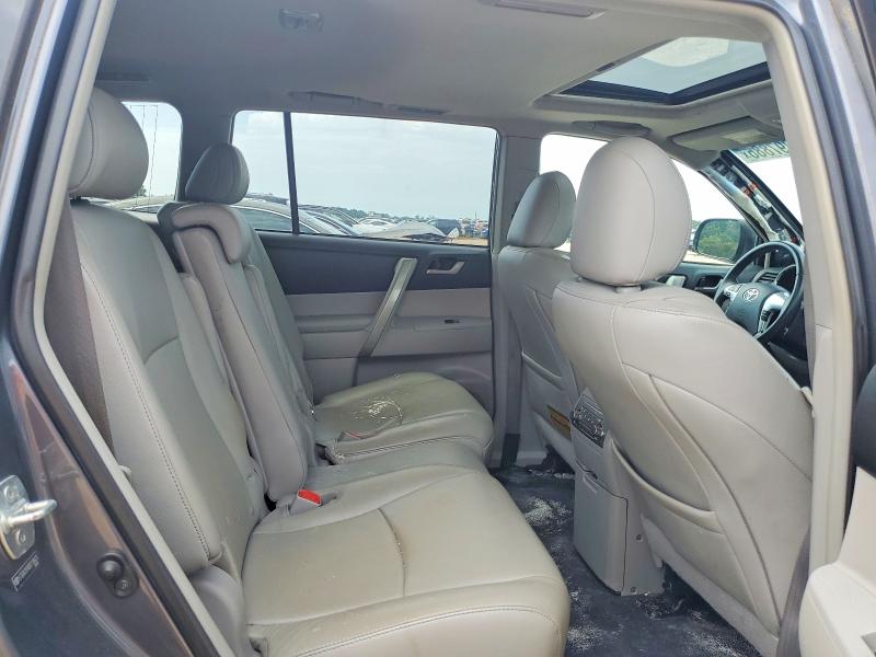 Photo 10 from auction – 2013 TOYOTA HIGHLANDER with VIN 5TDZK3EH0DS118425