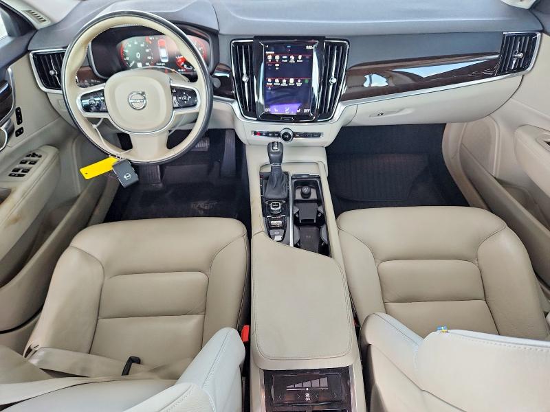 Photo 8 from auction – 2017 VOLVO S90 with VIN YV1A22MK9H1013111