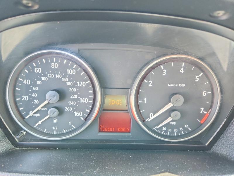 Photo 9 from auction – 2006 BMW 330 with VIN WBAVB33546KS32006