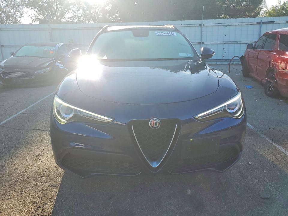 Photo 5 from auction – 2018 ALFA ROMEO STELVIO with VIN ZASFAKPN0J7B69357