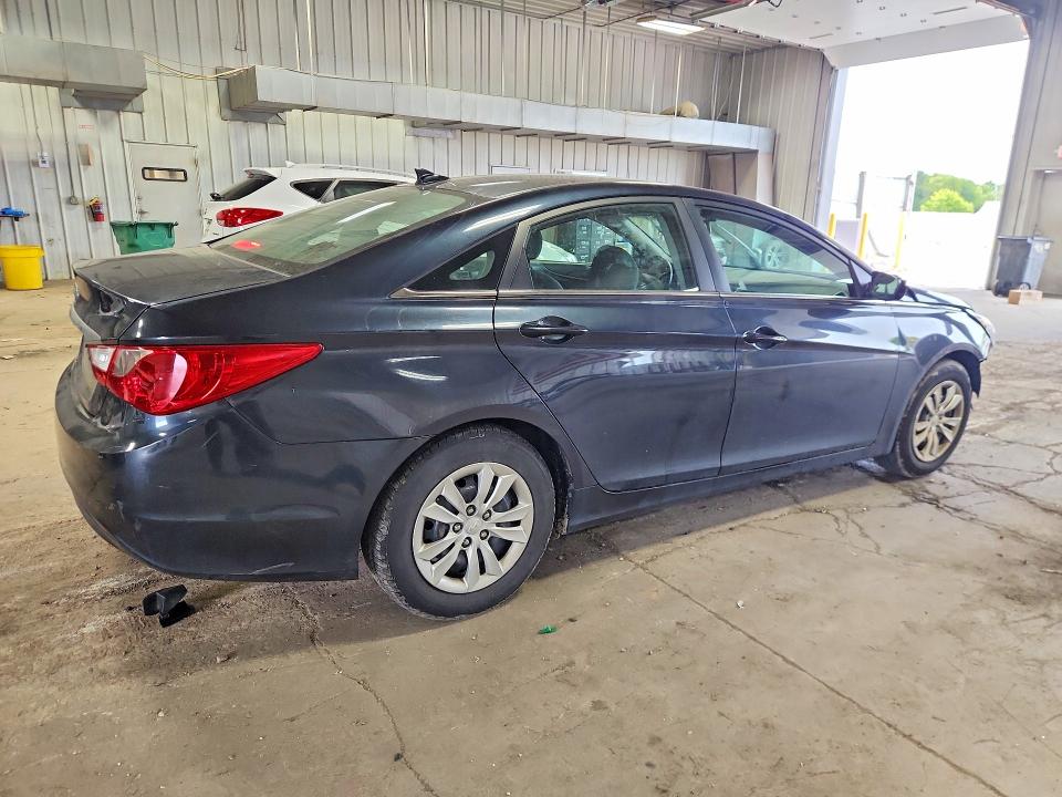 Снимка 3 от търг – 2012 HYUNDAI SONATA с VIN 5NPEB4AC2CH309931