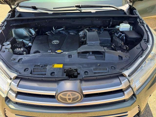 Photo 7 from auction – 2017 TOYOTA HIGHLANDER with VIN 5TDJZRFH0HS457900