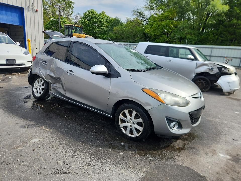 Photo 4 from auction – 2011 MAZDA MAZDA 2 with VIN JM1DE1HY5B0102237