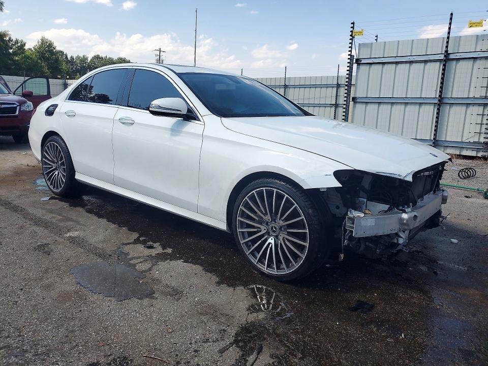 Foto 4 de la subasta – 2017 MERCEDES-BENZ E con VIN WDDZF4JB4HA098698