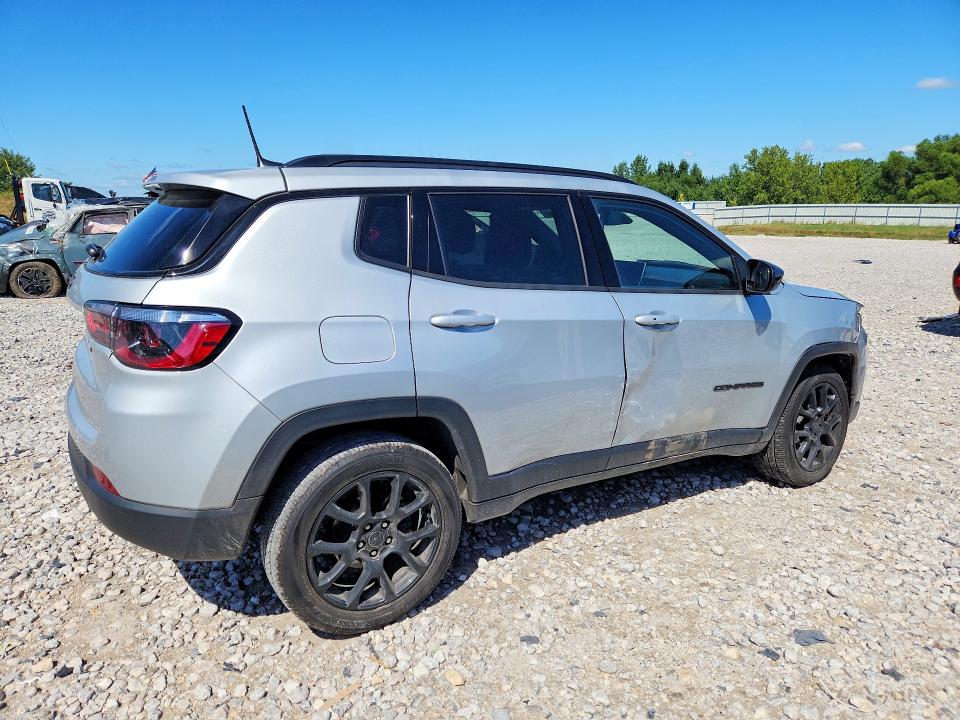 Zdjęcie 3 z aukcji – 2026 JEEP COMPASS z VIN 3C4NJDBN1TT163850