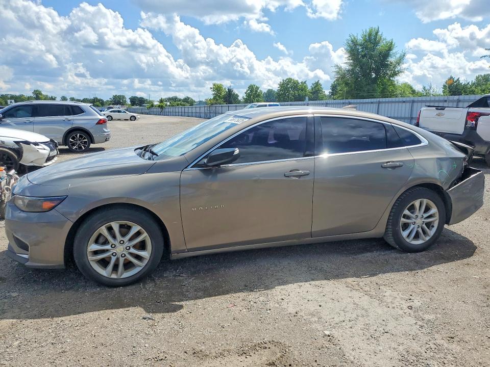 CHEVROLET MALIBU 2017 with VIN 1G1ZE5ST2HF119568 - Photo from auction