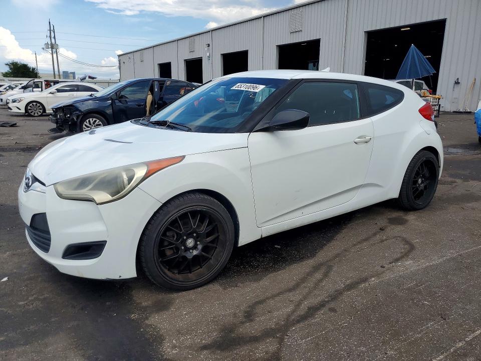 HYUNDAI VELOSTER 2014 z numerem VIN KMHTC6AD8EU196256 - Zdjęcie z aukcji