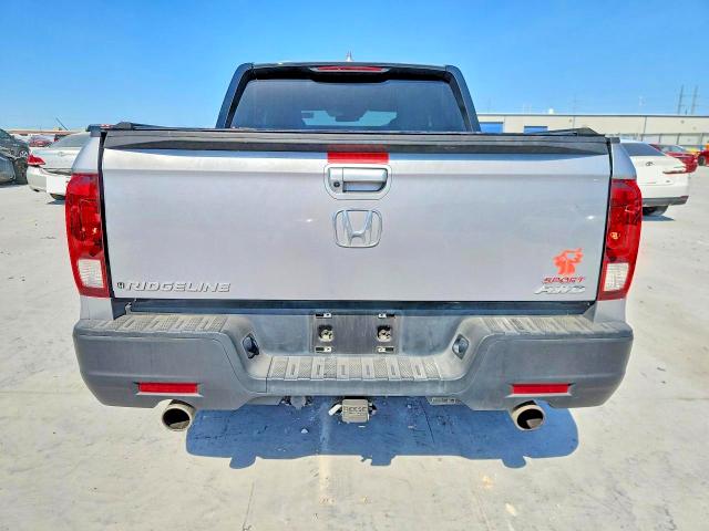 Photo 6 from auction – 2022 HONDA RIDGELINE with VIN 5FPYK3F10NB017380