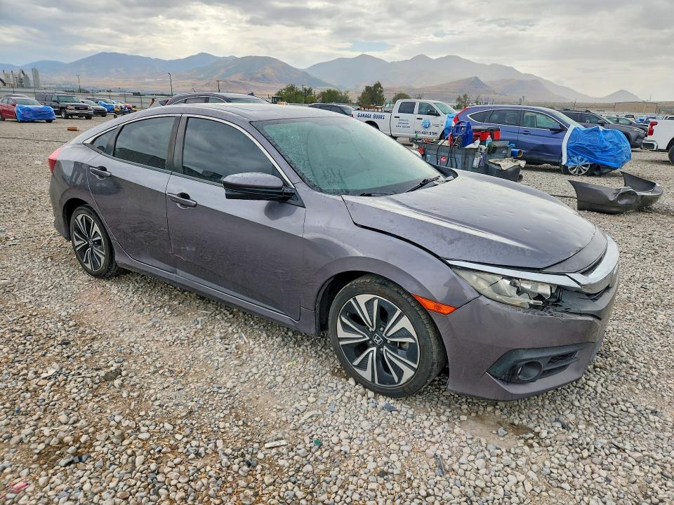 Photo 4 from auction – 2017 HONDA CIVIC with VIN 19XFC1F37HE015011