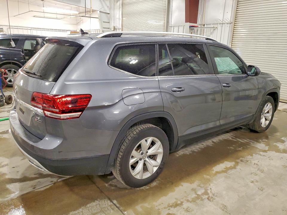 Photo 3 from auction – 2018 VOLKSWAGEN ATLAS with VIN 1V2LR2CA5JC539375