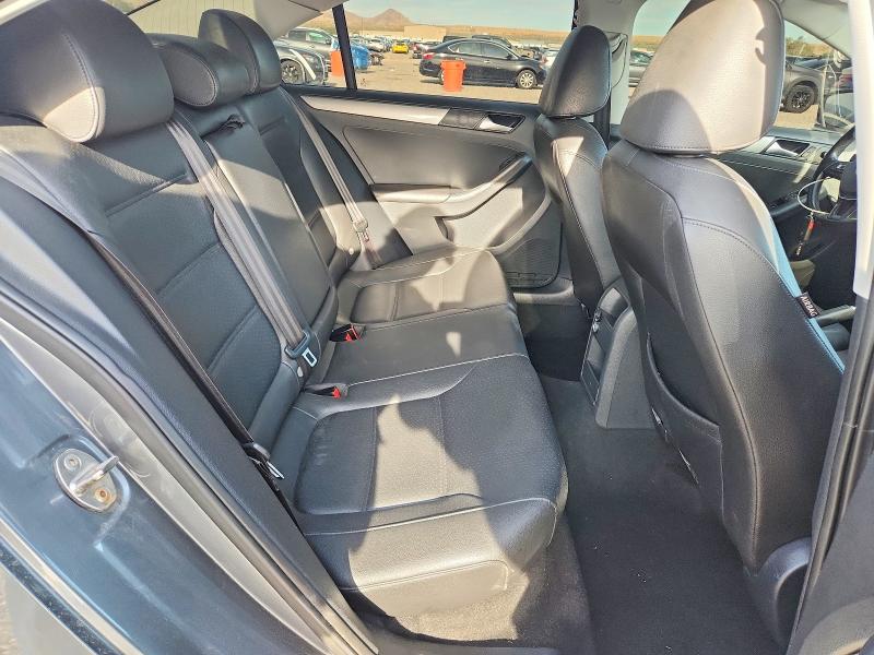Photo 10 from auction – 2017 VOLKSWAGEN JETTA with VIN 3VWDB7AJ8HM270708