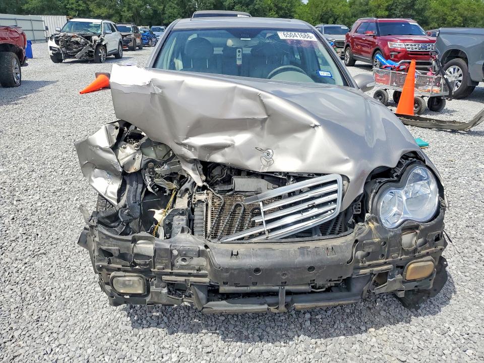 Photo 5 from auction – 2005 MERCEDES-BENZ C with VIN WDBRF84J55F663154
