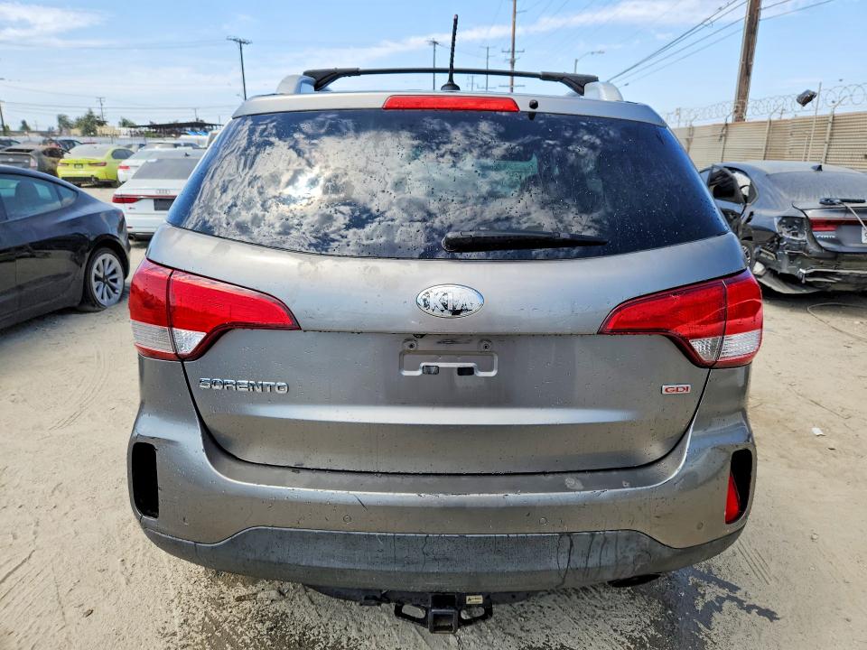 Photo 6 from auction – 2015 KIA SORENTO with VIN 5XYKT4A68FG557154