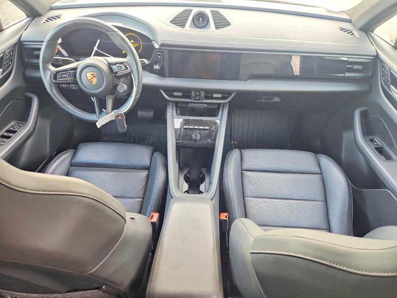 Photo 8 from auction – 2025 PORSCHE MACAN with VIN WP1AA2XA1SL000355