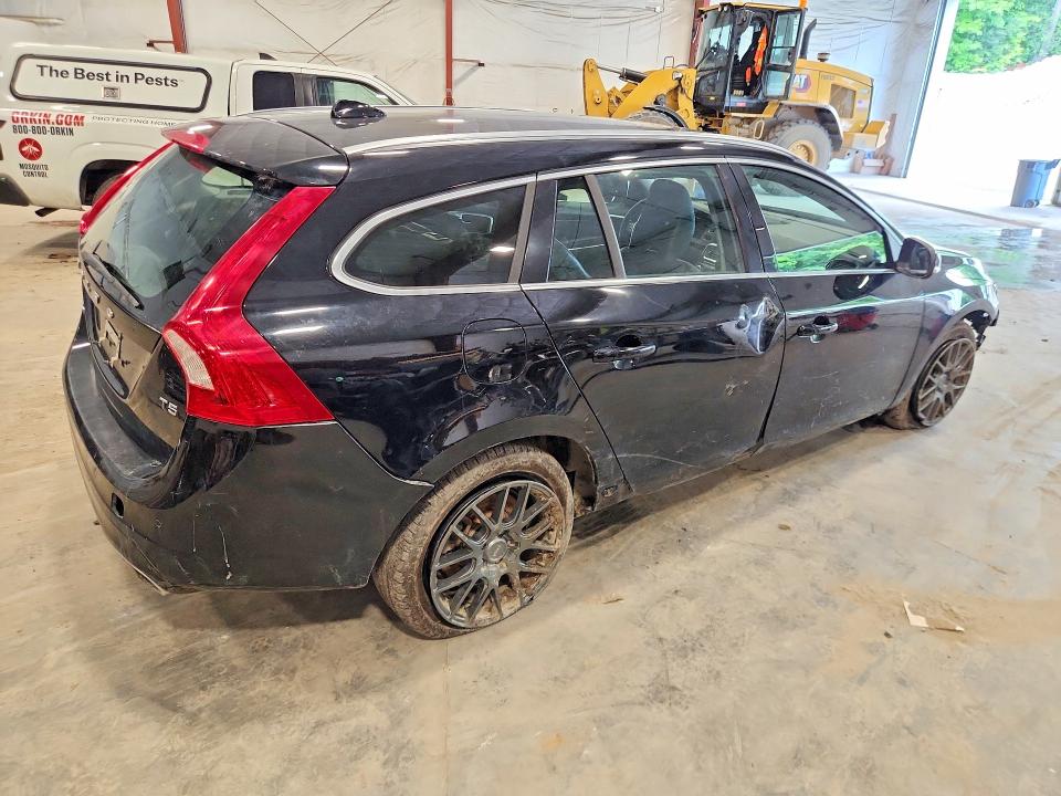 Photo 3 from auction – 2016 VOLVO V60 with VIN YV140MEM0G1307400