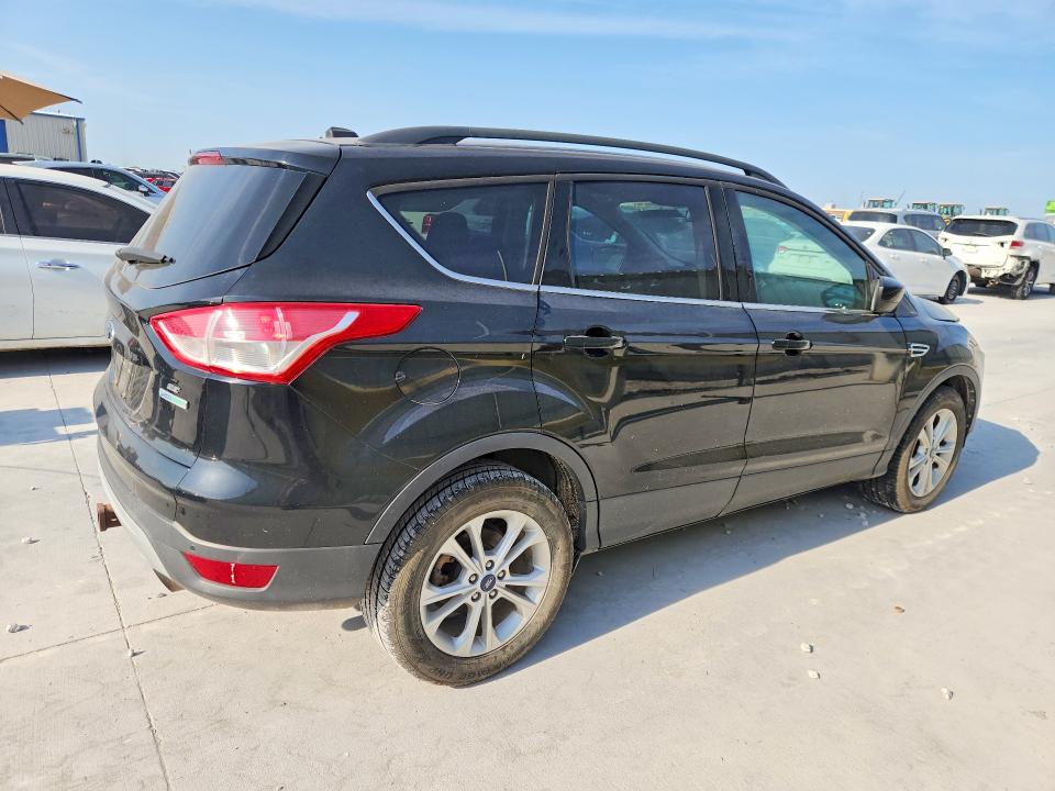 Photo 3 from auction – 2016 FORD ESCAPE with VIN 1FMCU0G9XGUA00107