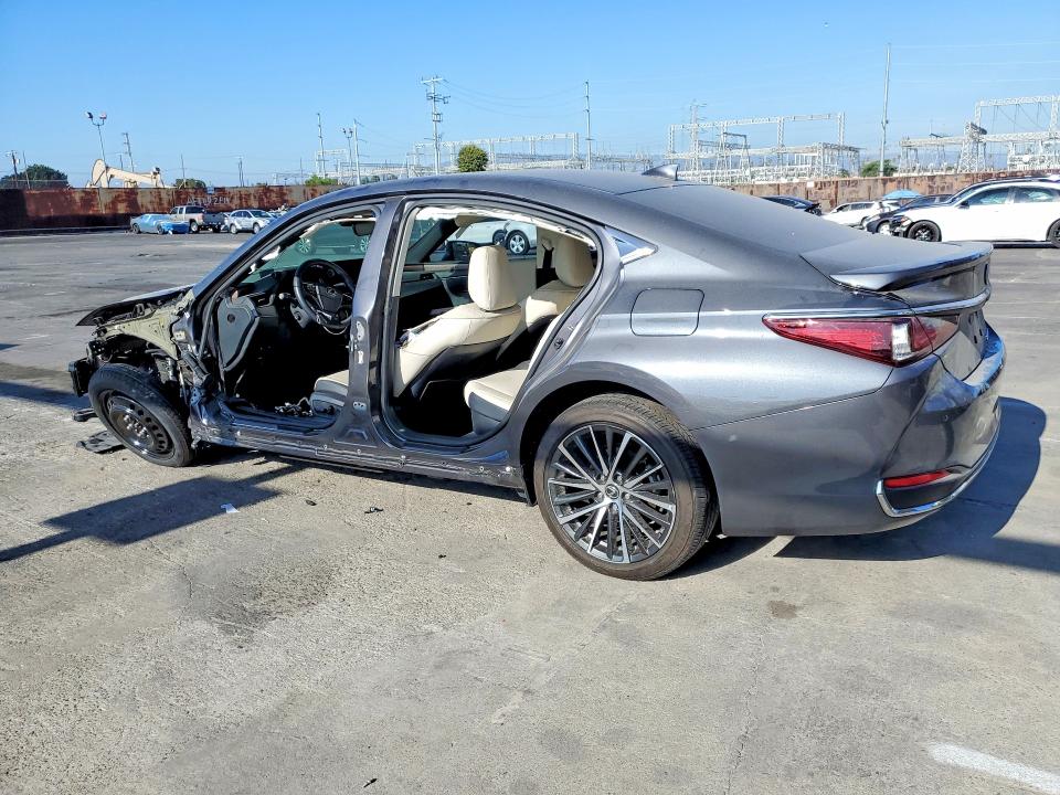 Photo 2 from auction – 2024 LEXUS ES 300H with VIN 58ADA1C17RU042717