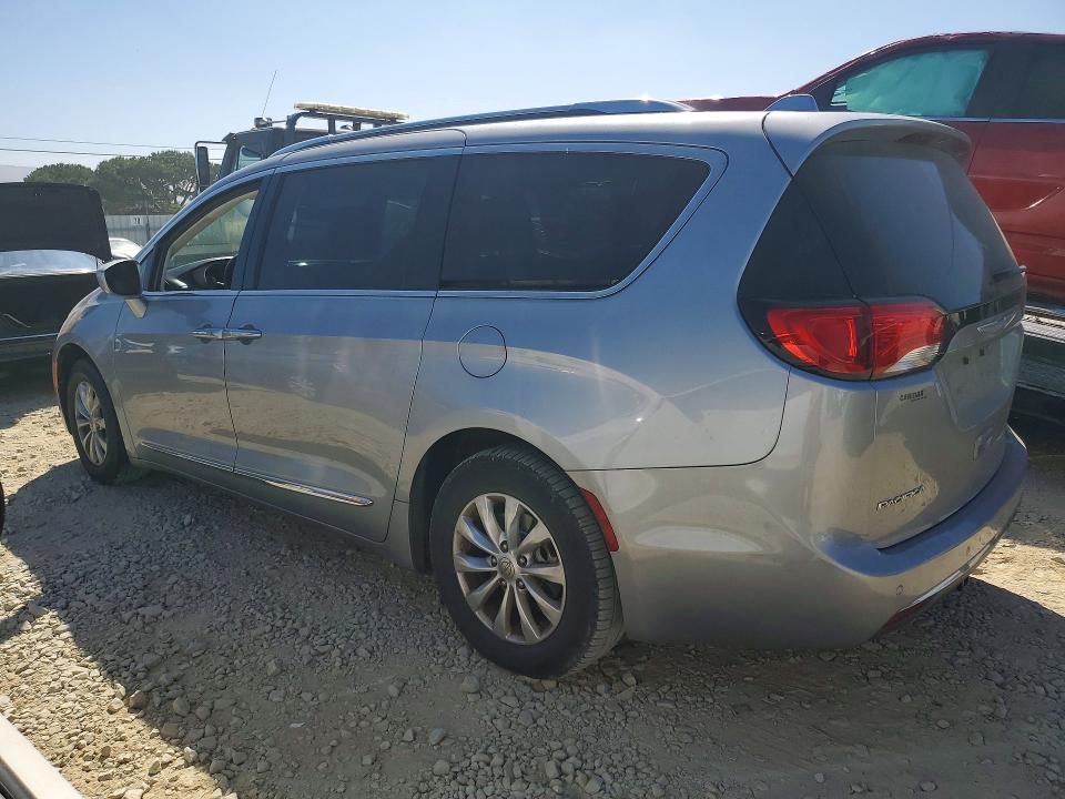 Photo 2 from auction – 2018 CHRYSLER PACIFICA with VIN 2C4RC1BGXJR116280