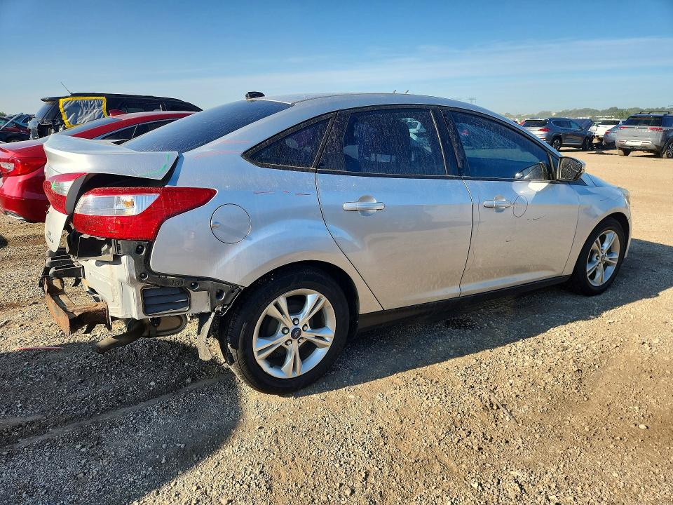 Photo 3 from auction – 2014 FORD FOCUS with VIN 1FADP3F23EL458733