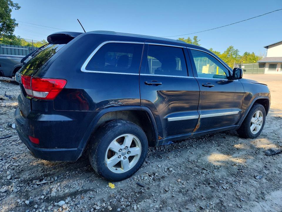 Photo 3 from auction – 2011 JEEP GRAND CHEROKEE with VIN 1J4RR4GG4BC596569