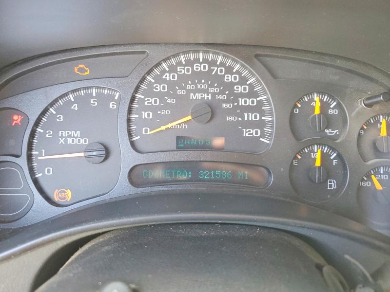 Photo 9 from auction – 2004 CHEVROLET SILVERADO with VIN 2GCEC19T541225508