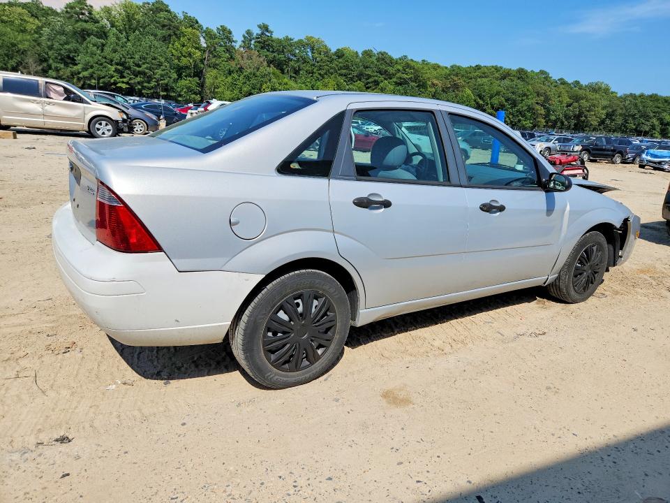 Photo 3 from auction – 2005 FORD FOCUS with VIN 1FAFP34N95W236914