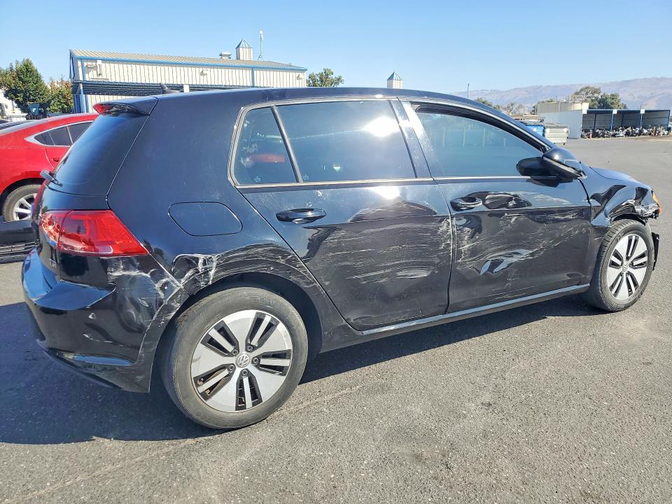 Photo 3 from auction – 2017 VOLKSWAGEN GOLF with VIN 3VW217AU8HM052448