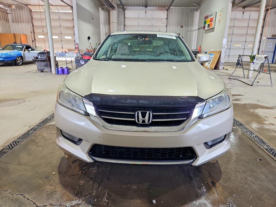 Photo 5 from auction – 2014 HONDA ACCORD with VIN 1HGCR2F88EA053382