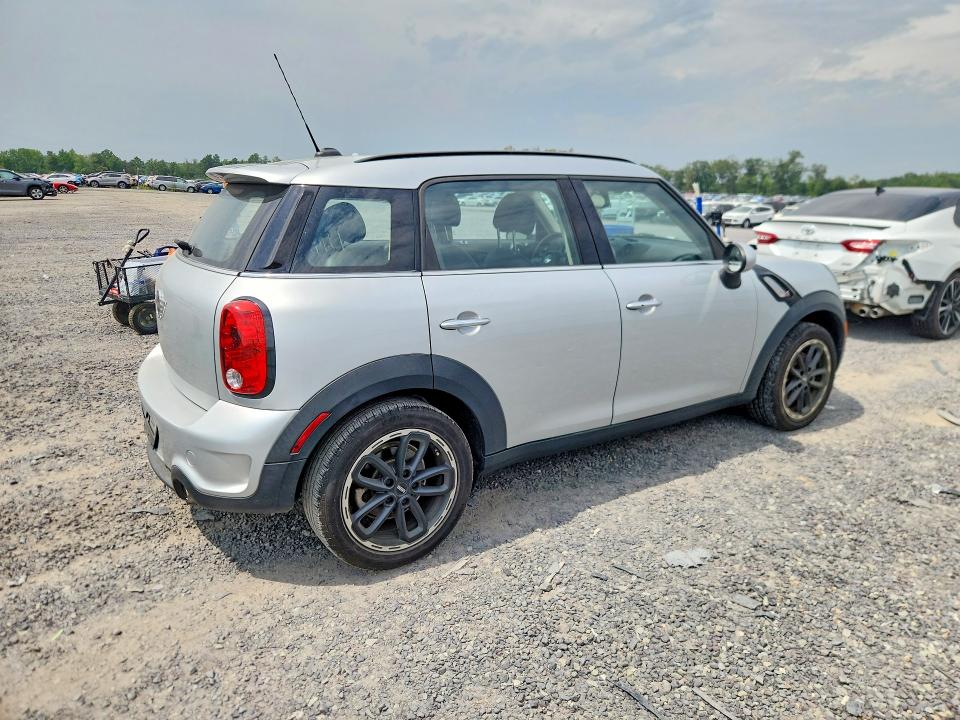 Photo 3 from auction – 2016 MINI COOPER with VIN WMWZC3C51GWT09522