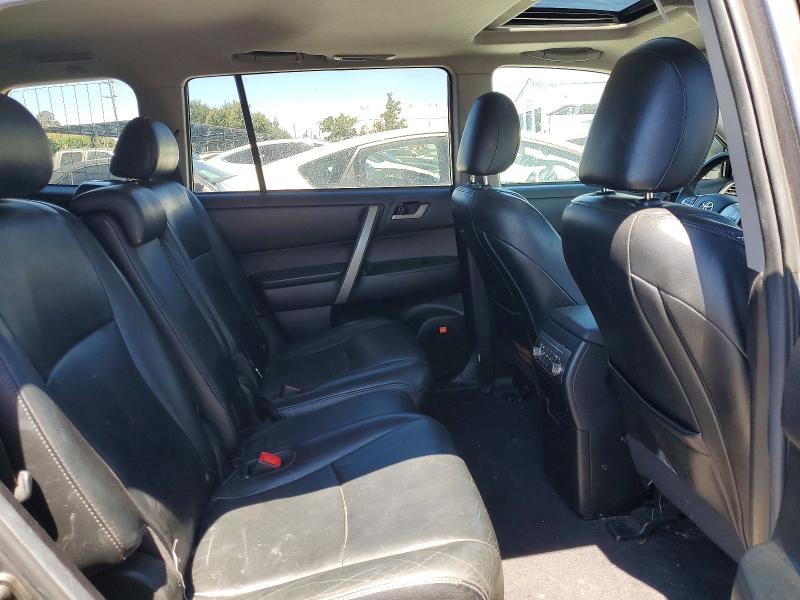 Photo 11 from auction – 2011 TOYOTA HIGHLANDER with VIN 5TDBK3EH8CS165685