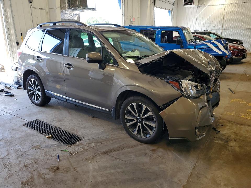 Photo 4 from auction – 2017 SUBARU FORESTER with VIN JF2SJGWC6HH496047